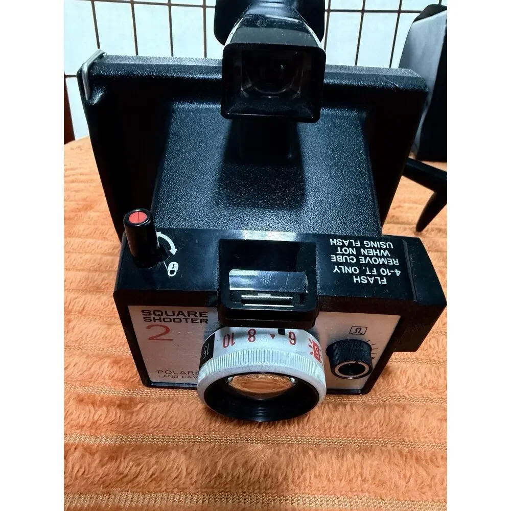 Vintage Polaroid Square Shooter 2 Land Camera Type 88 w/ Original Case 1970s